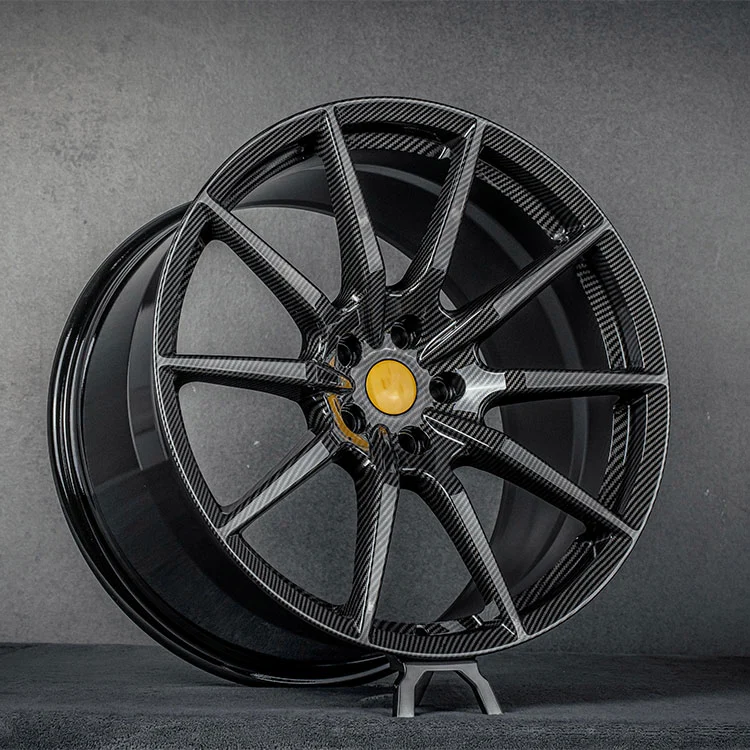 Version de piste de roues forgées hydro-plongées en fibre de carbone